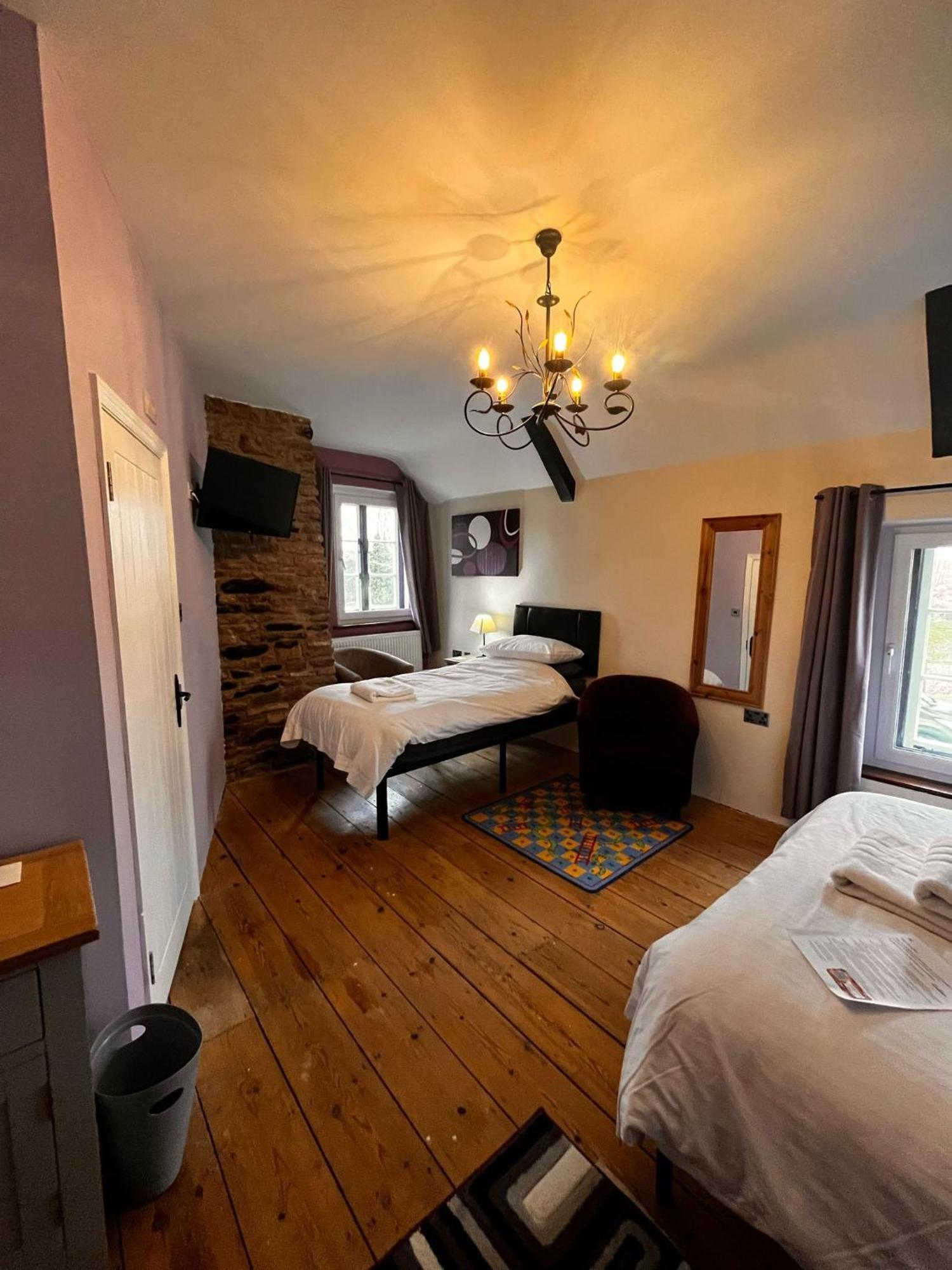Old Manor House Bed & Breakfast Axbridge ภายนอก รูปภาพ