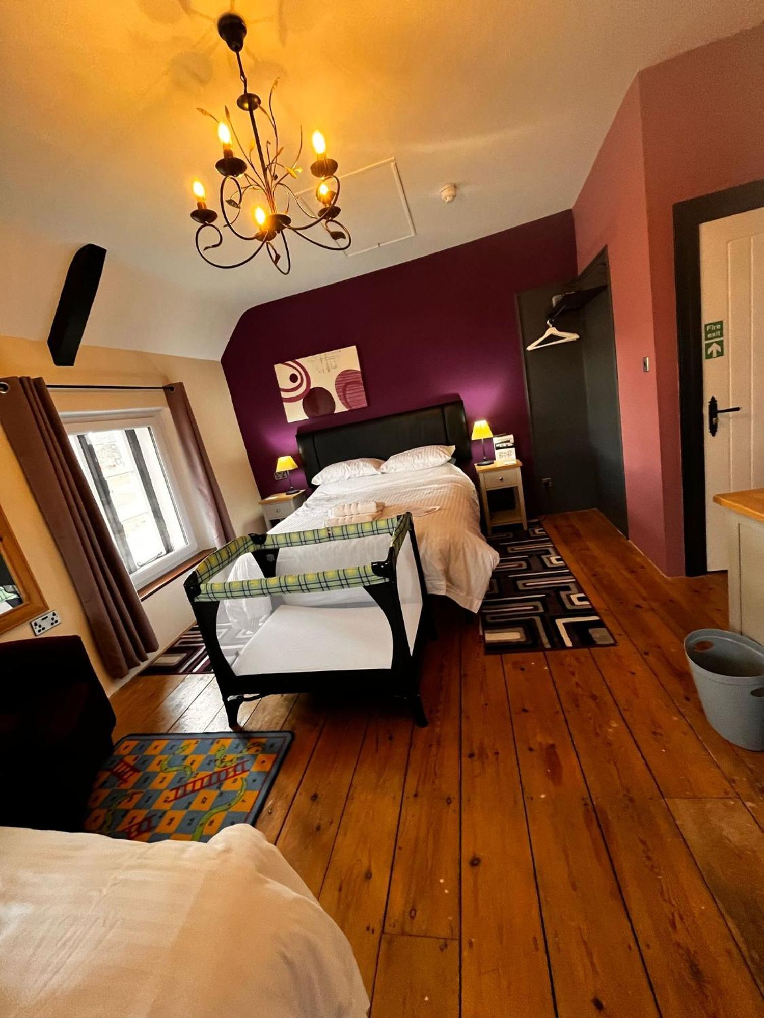 Old Manor House Bed & Breakfast Axbridge ภายนอก รูปภาพ
