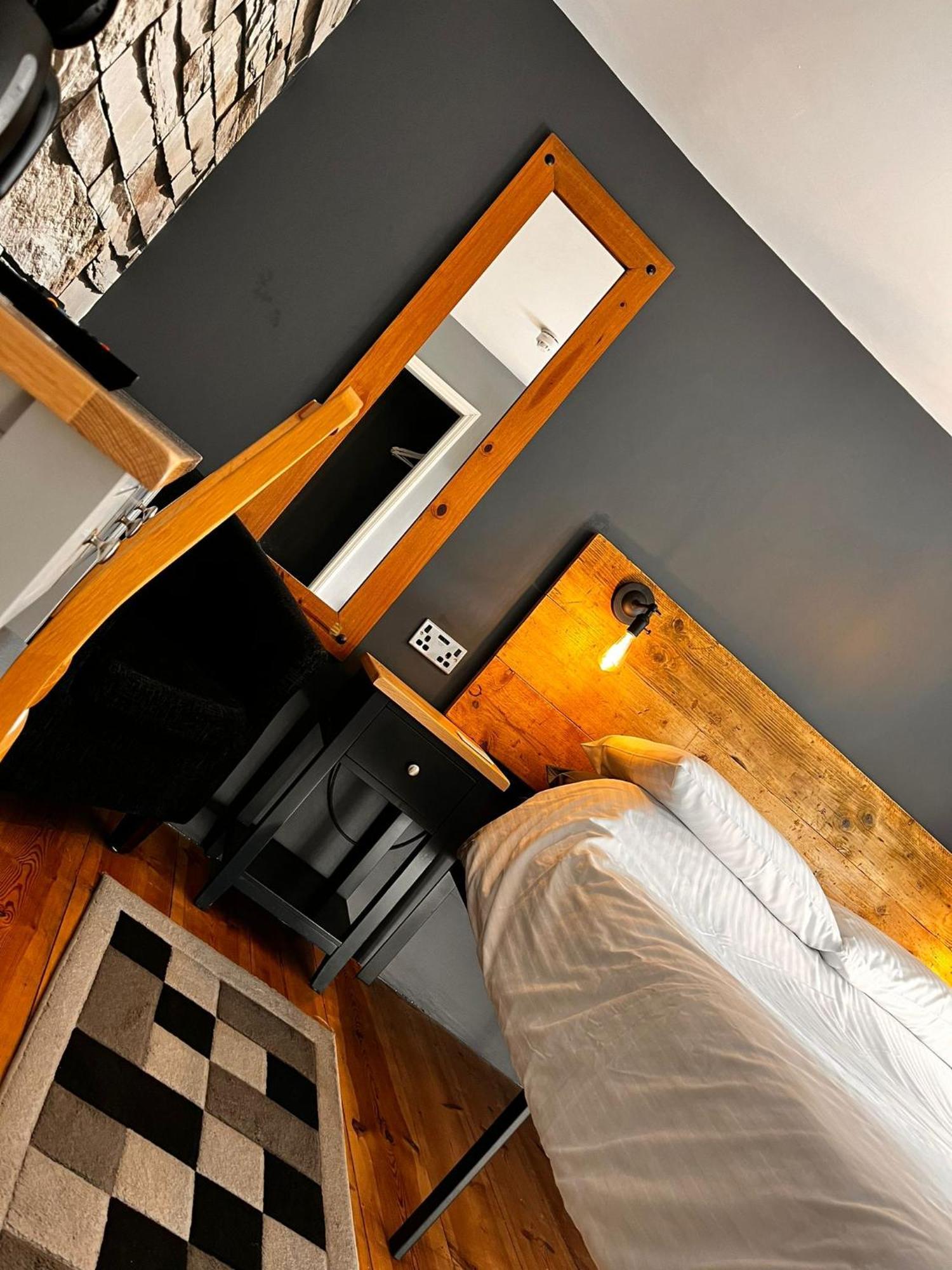 Old Manor House Bed & Breakfast Axbridge ภายนอก รูปภาพ