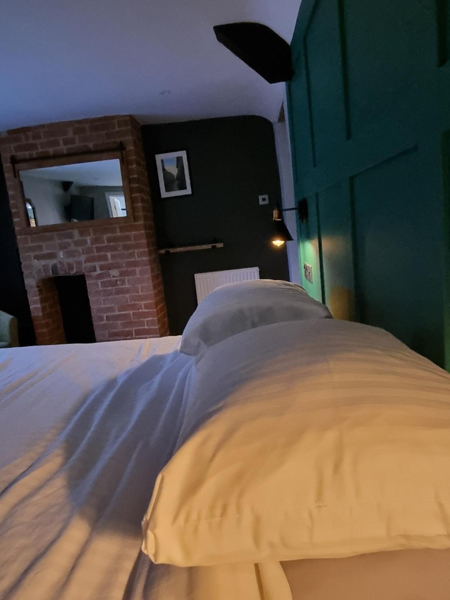 Old Manor House Bed & Breakfast Axbridge ภายนอก รูปภาพ