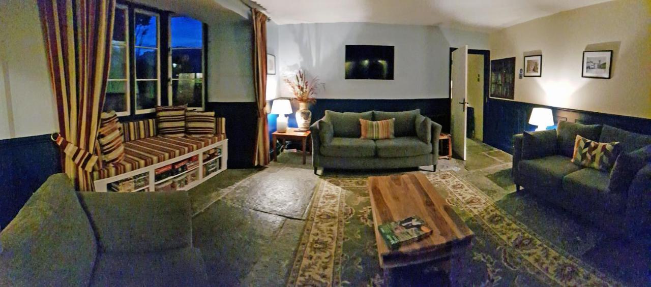 Old Manor House Bed & Breakfast Axbridge ภายนอก รูปภาพ